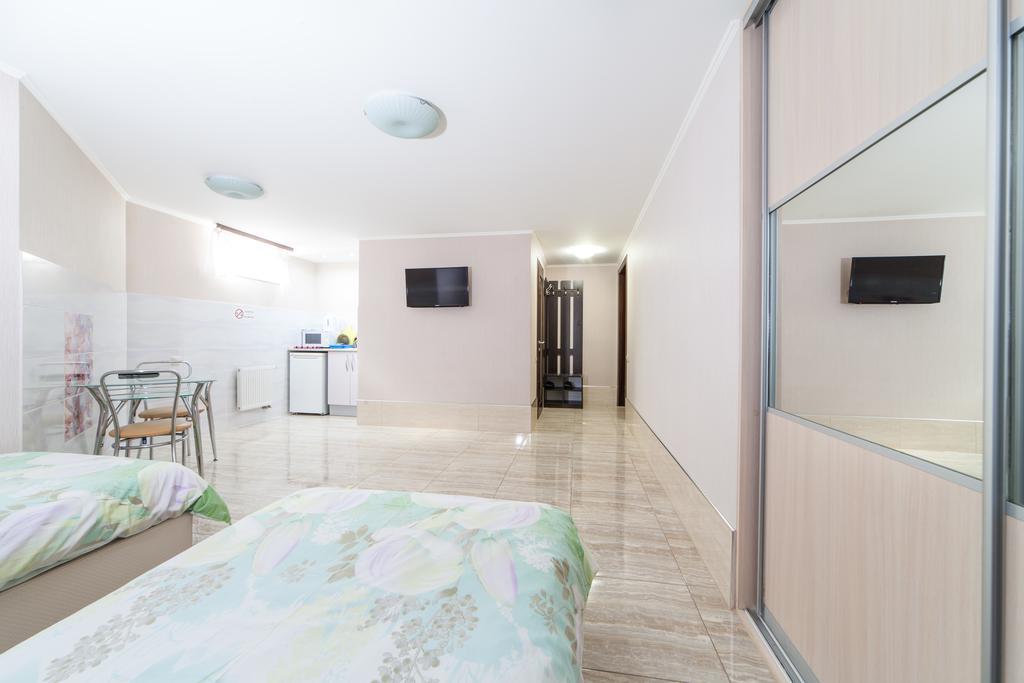 Home Comfort Livoberezhna IEC Kiev Eksteriør bilde