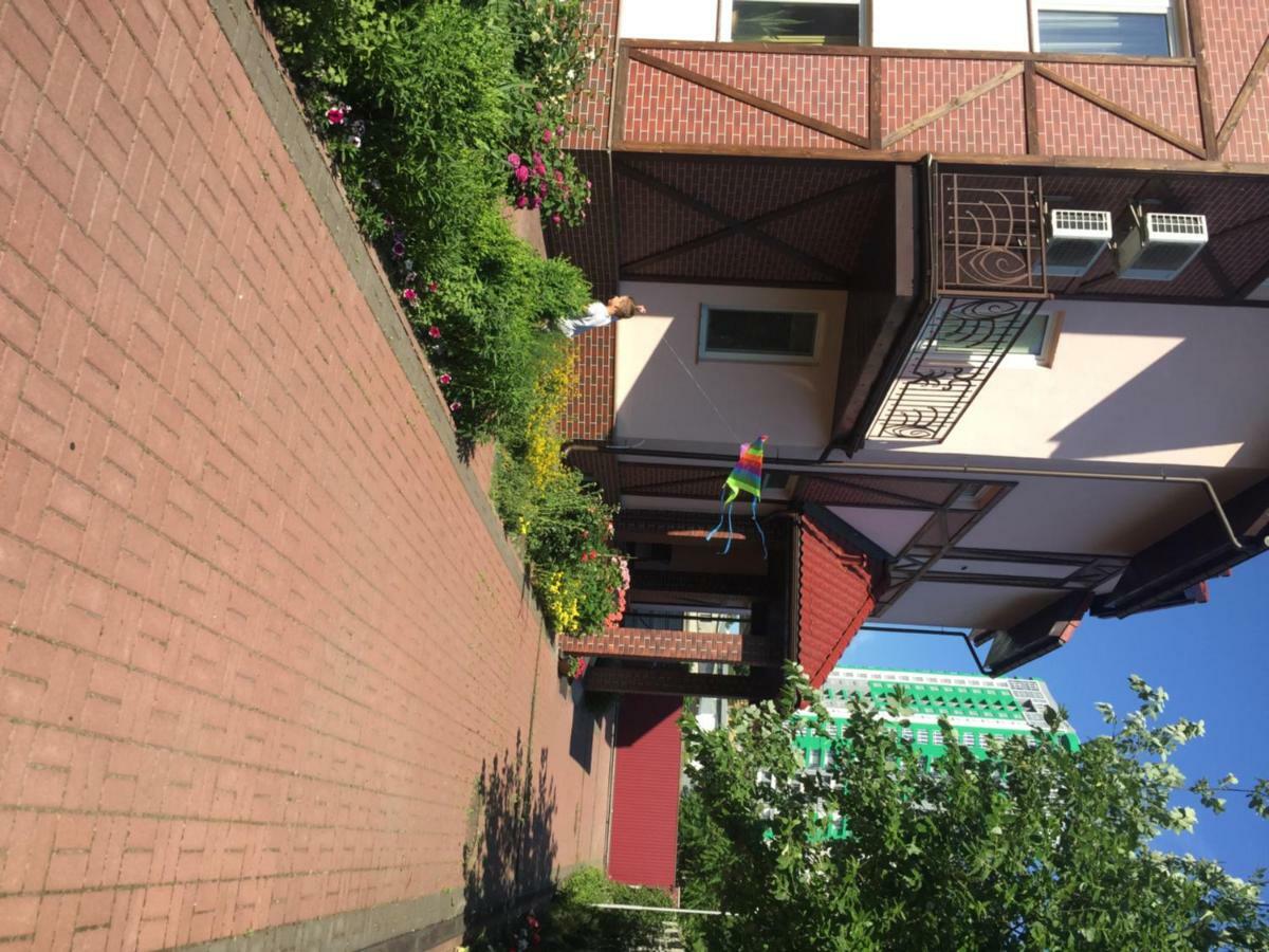 Home Comfort Livoberezhna IEC Kiev Eksteriør bilde